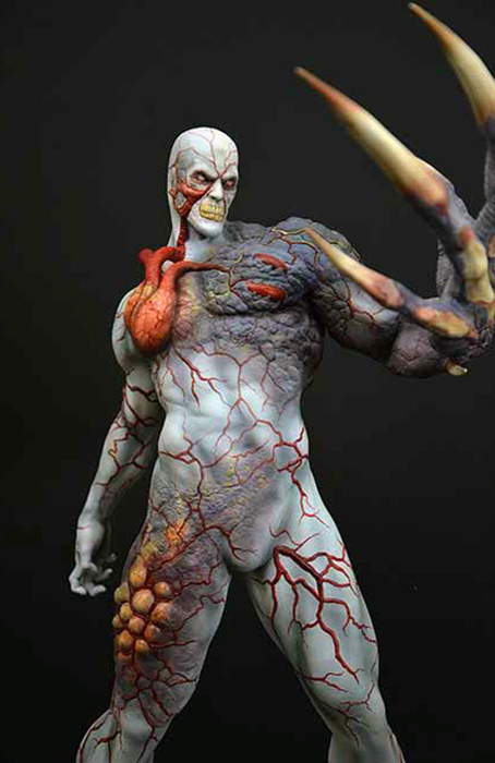 RESIDENT EVIL TYRANT STATUE