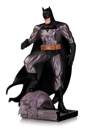 BATMAN BY JIM LEE METALLIC MINI STATUE