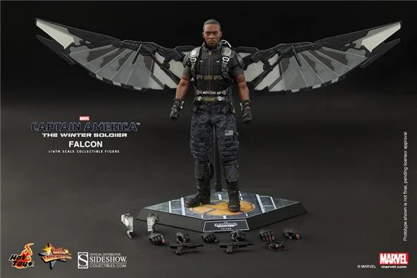1/6 HOT TOYS - CAPTAIN AMERICA FALCON