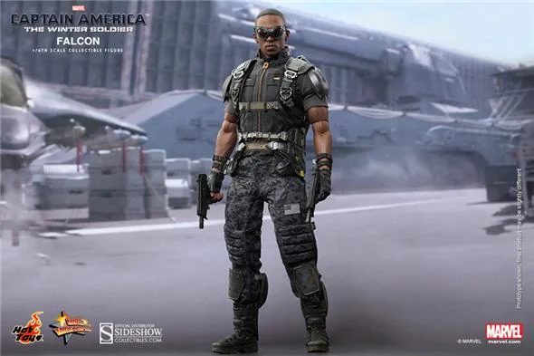 1/6 HOT TOYS - CAPTAIN AMERICA FALCON