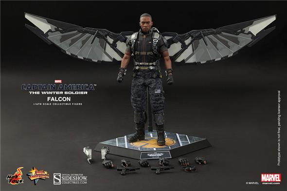 1/6 HOT TOYS - CAPTAIN AMERICA FALCON
