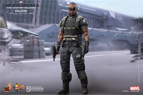 1/6 HOT TOYS - CAPTAIN AMERICA FALCON