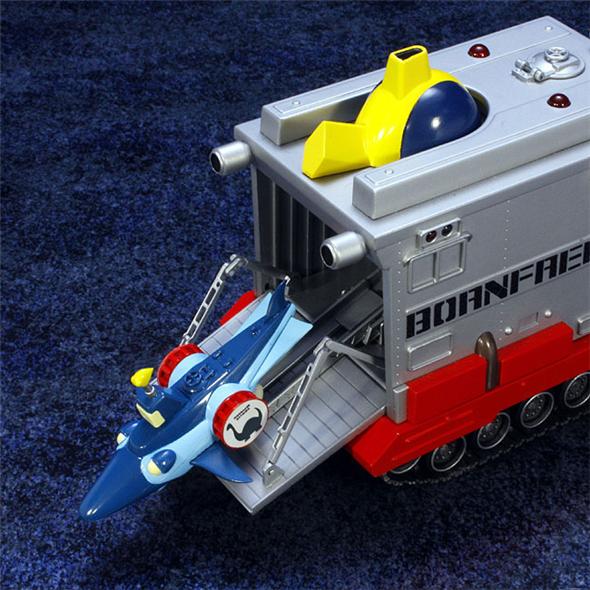 FEWTURE EX GOKIN KYORYU TANKENTAI BORN FREE
