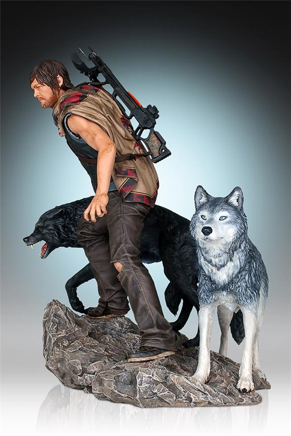 WALKING DEAD DARYL AND WOLVES STATUE