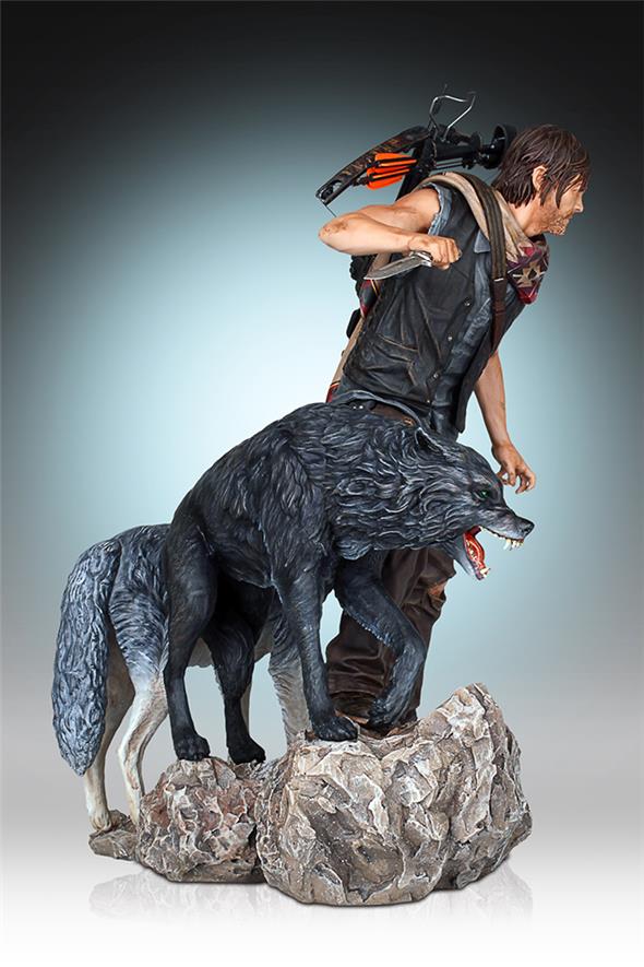 WALKING DEAD DARYL AND WOLVES STATUE