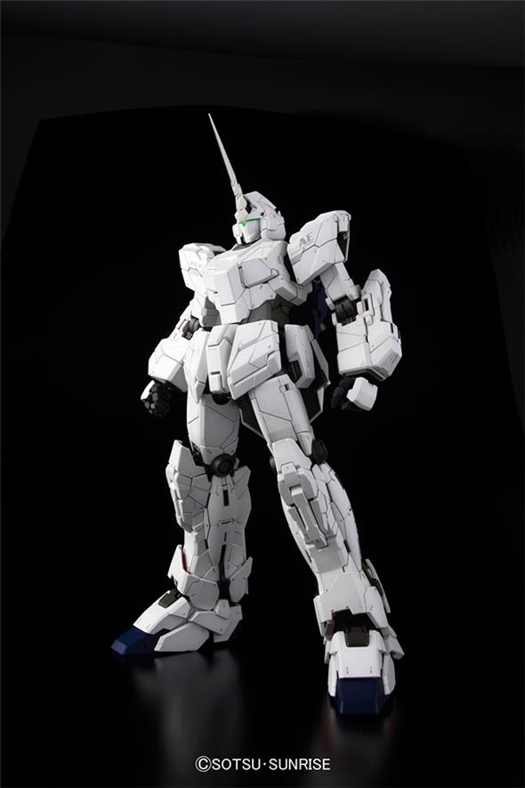 1/60 PERFECT GRADE - GUNDAM UNICORN RX-0