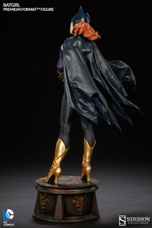 BATGIRL PREMIUM FORMAT FIGURE