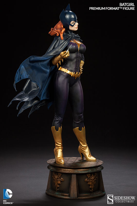 BATGIRL PREMIUM FORMAT FIGURE