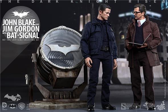 1/6 HOT TOYS - JOHN BLAKE AND JIM GORDON WITH BATSIGNAL