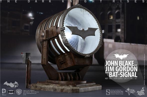1/6 HOT TOYS - JOHN BLAKE AND JIM GORDON WITH BATSIGNAL