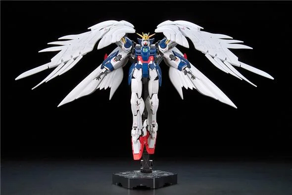 1/144 RG - 017 GUNDAM WING ZERO