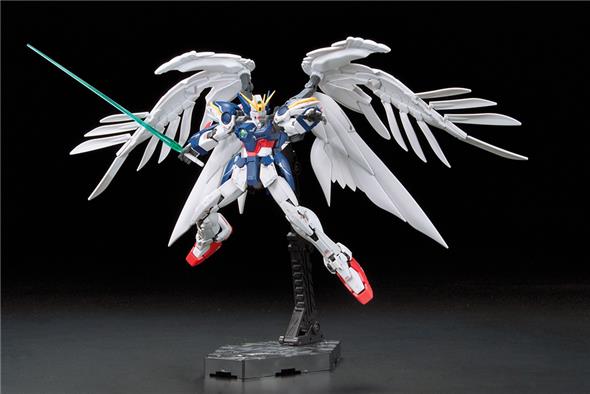 1/144 RG - 017 GUNDAM WING ZERO