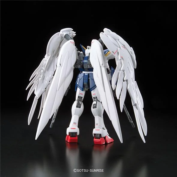 1/144 RG - 017 GUNDAM WING ZERO