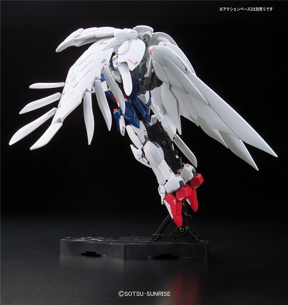 1/144 RG - 017 GUNDAM WING ZERO