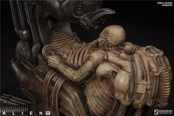 ALIEN SPACE JOCKEY MAQUETTE