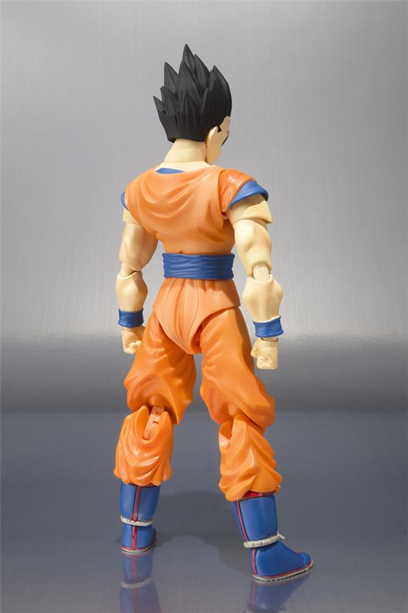 S.H. FIGUARTS DRAGON BALL ULTIMATE SON GOHAN