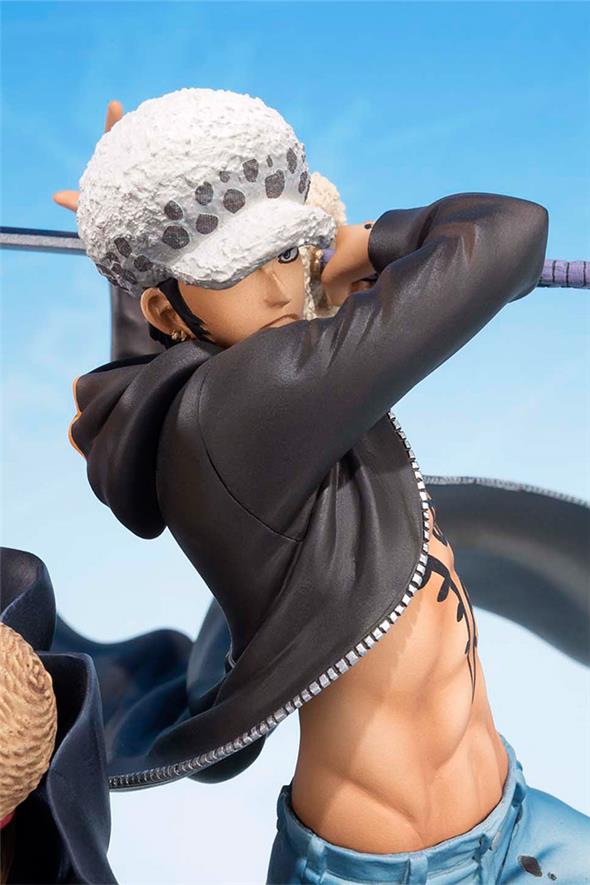 ONE PIECE - FIGUARTS ZERO MONKEY AND TRAFALGAR 5TH