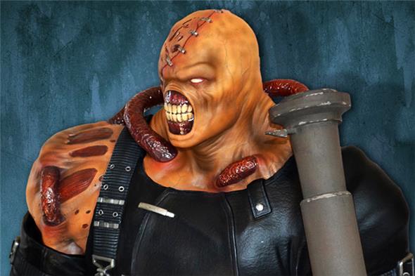 RESIDENT EVIL NEMESIS STATUE