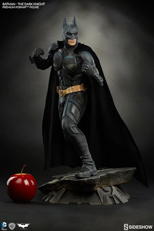 BATMAN DARK KNIGHT PREMIUM FORMAT FIGURE