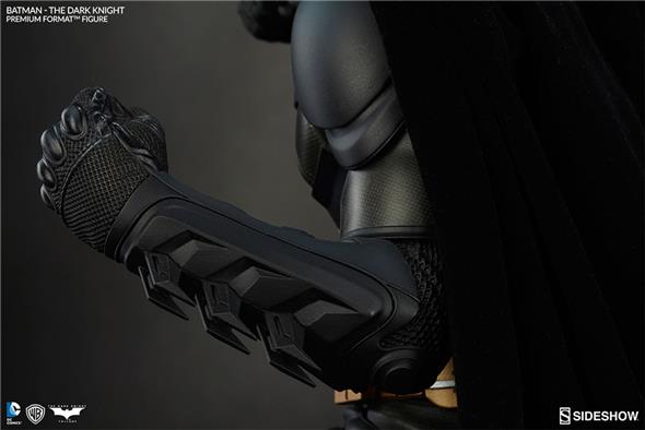 BATMAN DARK KNIGHT PREMIUM FORMAT FIGURE