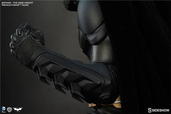 BATMAN DARK KNIGHT PREMIUM FORMAT FIGURE