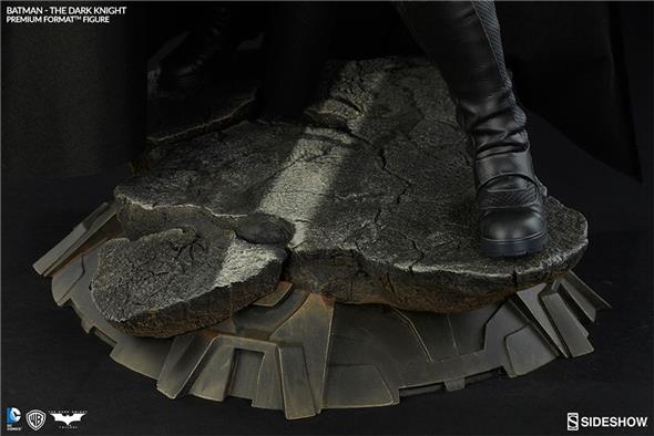 BATMAN DARK KNIGHT PREMIUM FORMAT FIGURE