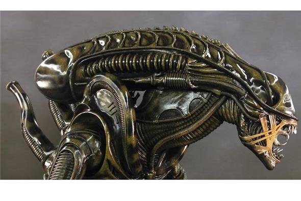 1/1 ALIEN WARRIOR STATUE