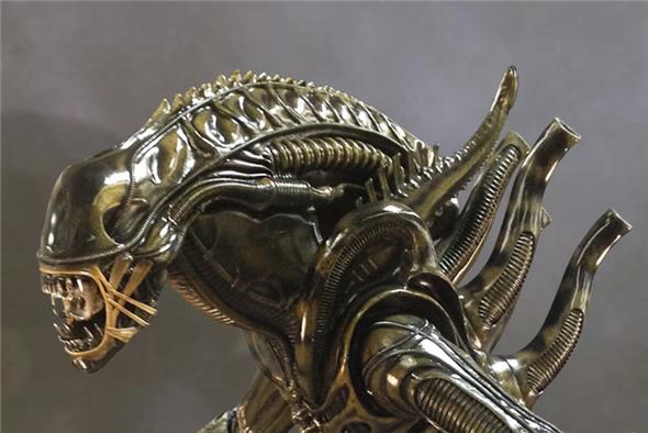 1/1 ALIEN WARRIOR STATUE