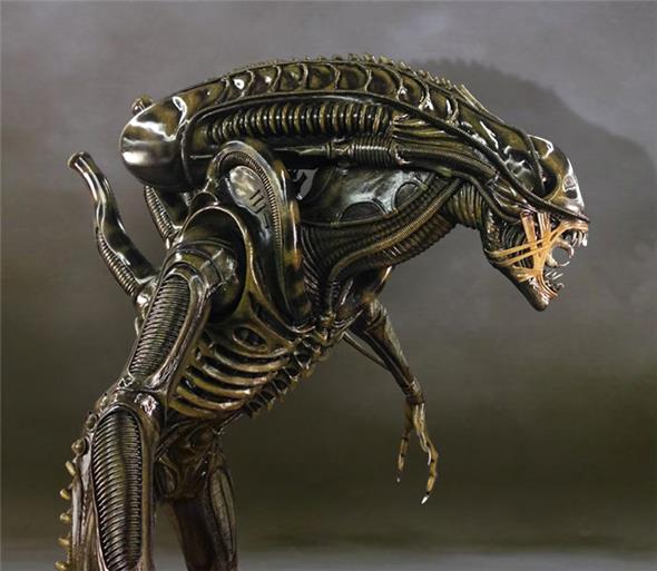 1/1 ALIEN WARRIOR STATUE