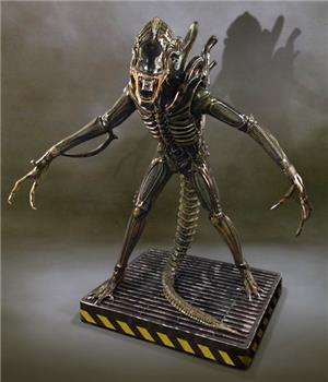 1/1 ALIEN WARRIOR STATUE