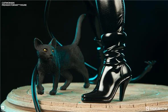 CATWOMAN PREM FORM FIG -REPRINT-