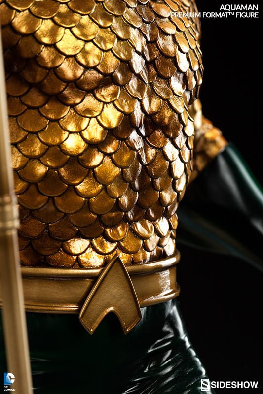 AQUAMAN PREMIUM FORMAT FIGURE