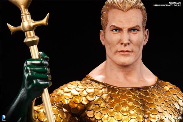 AQUAMAN PREMIUM FORMAT FIGURE