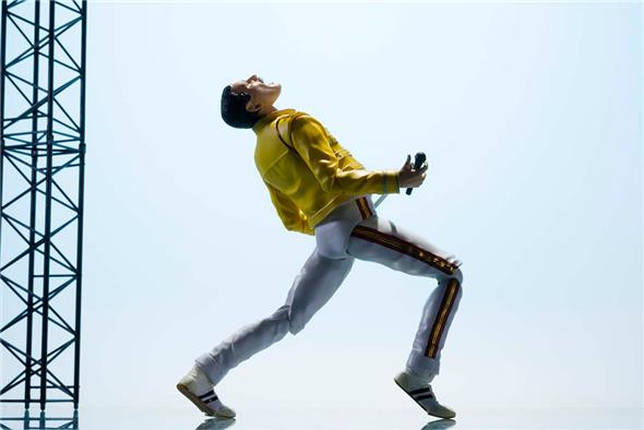 S.H. FIGUARTS FREDDIE MERCURY