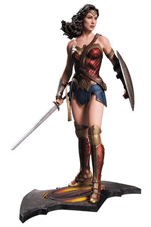 BATMAN V SUPERMAN WONDER WOMAN STATUE