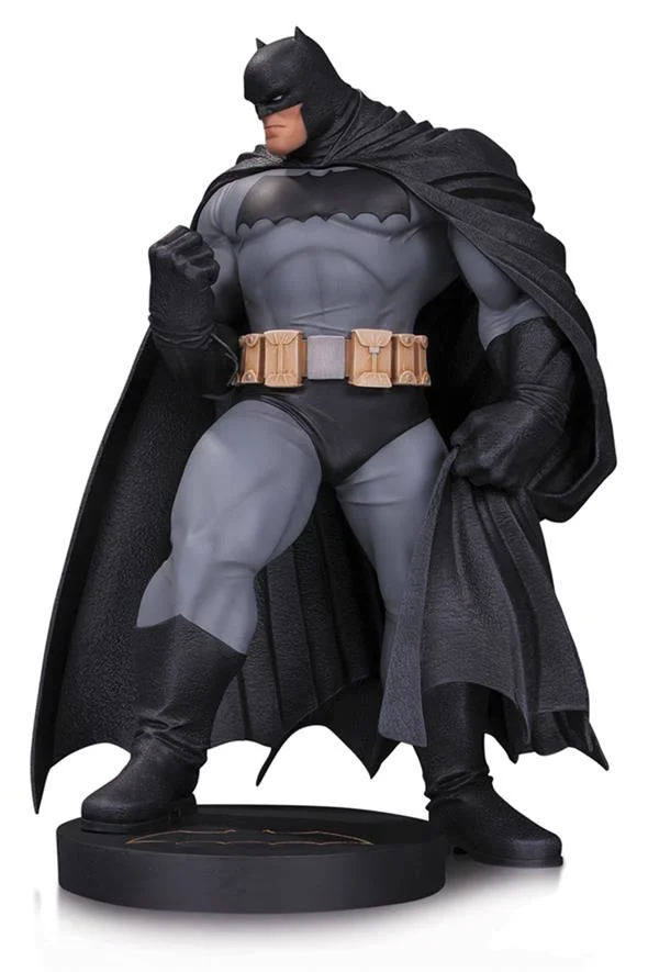 DC DESIGNER SER BATMAN BY ANDY KUBERT STATUE