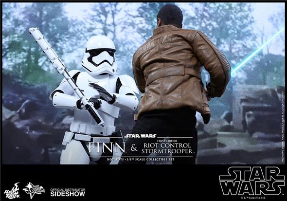1/6 HOT TOYS - STAR WARS - FINN AND FIRST ORDER RIOT CONTROL STORMTROOPER