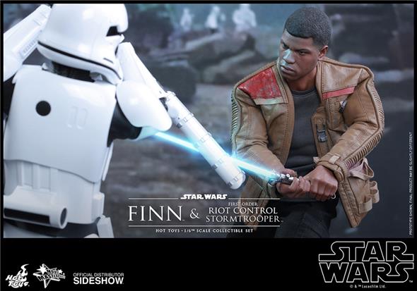 1/6 HOT TOYS - STAR WARS - FINN AND FIRST ORDER RIOT CONTROL STORMTROOPER