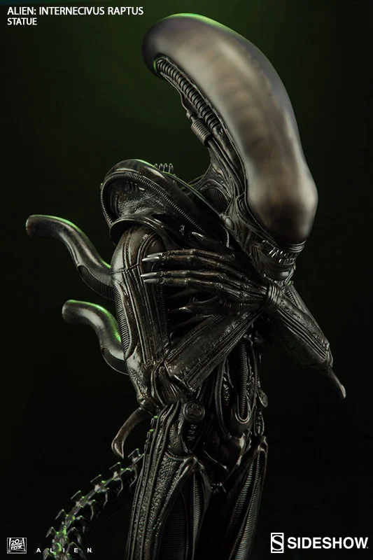 ALIEN INTERNECIVUS RAPTUS STATUE