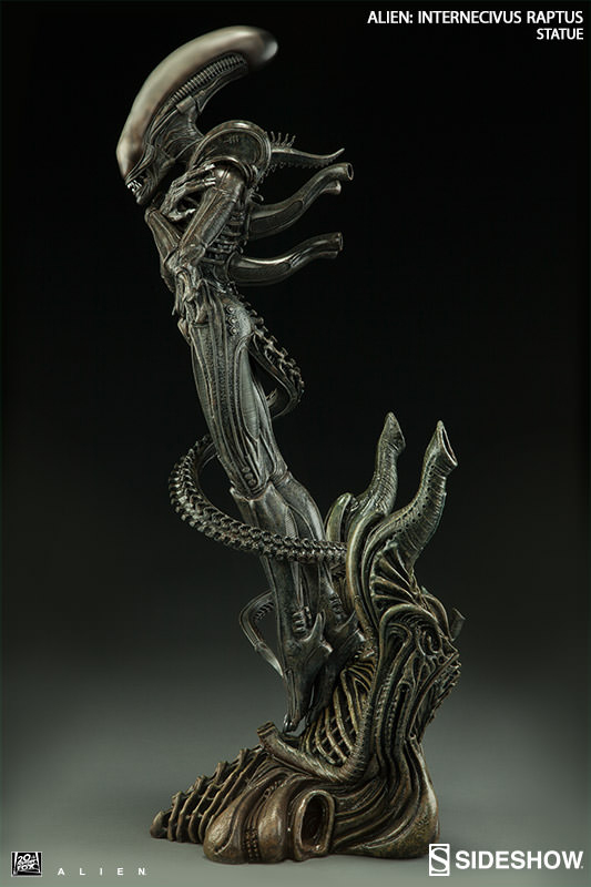 ALIEN INTERNECIVUS RAPTUS STATUE