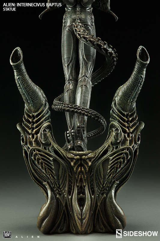 ALIEN INTERNECIVUS RAPTUS STATUE
