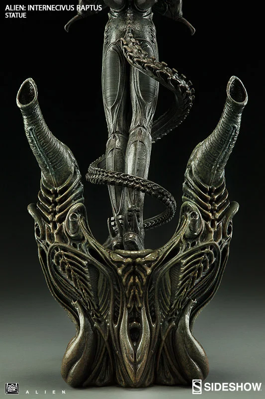 ALIEN INTERNECIVUS RAPTUS STATUE