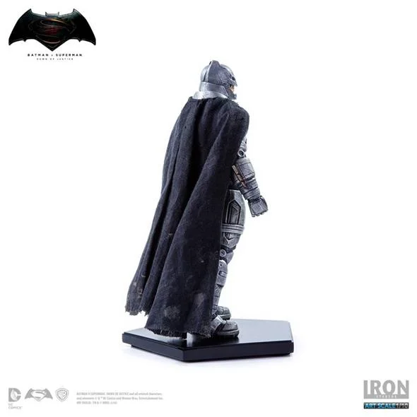 1/10 BATMAN VS SUPERMAN - BATMAN ARMORED STATUE