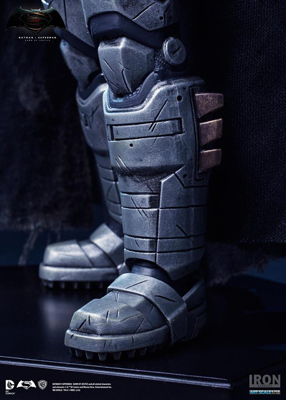 1/10 BATMAN VS SUPERMAN - BATMAN ARMORED STATUE
