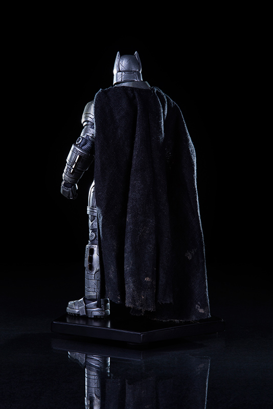 1/10 BATMAN VS SUPERMAN - BATMAN ARMORED STATUE