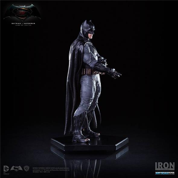 1/10 BATMAN VS SUPERMAN - BATMAN STATUE
