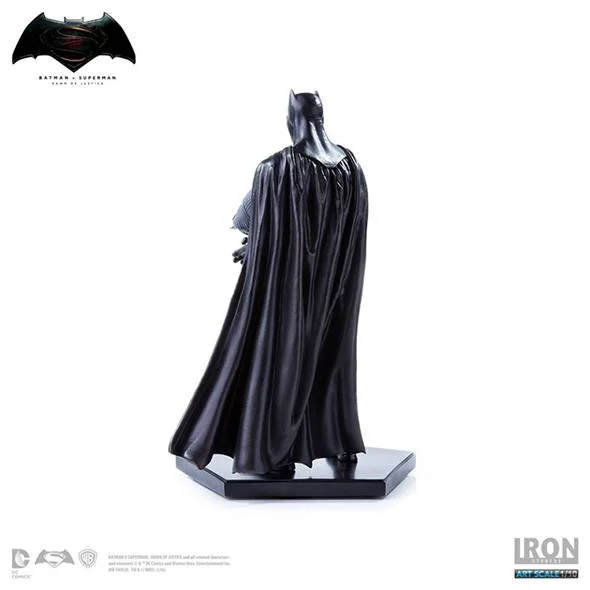 1/10 BATMAN VS SUPERMAN - BATMAN STATUE
