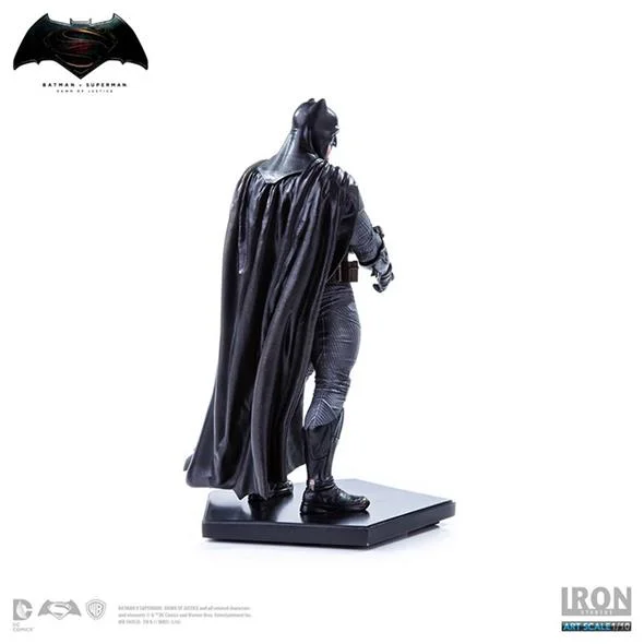 1/10 BATMAN VS SUPERMAN - BATMAN STATUE