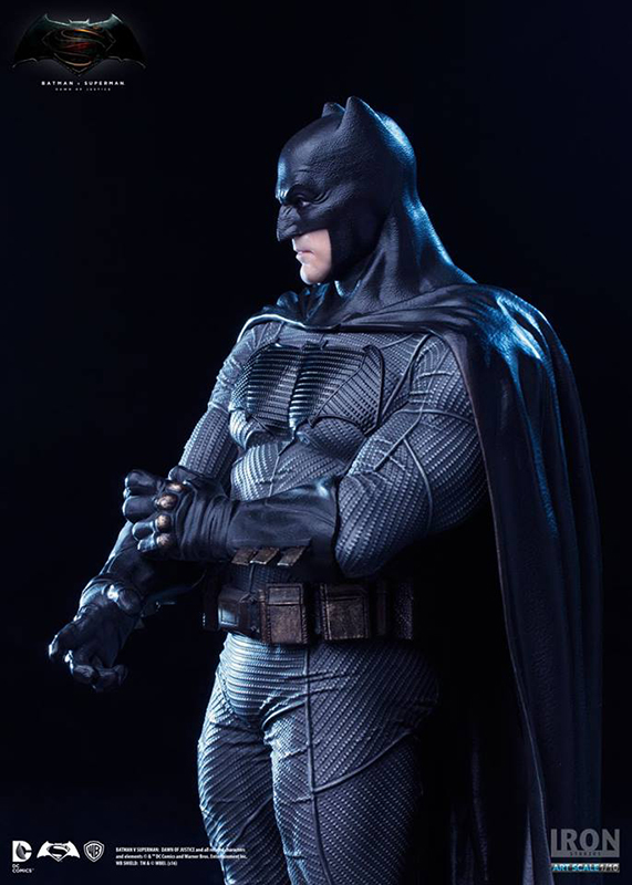 1/10 BATMAN VS SUPERMAN - BATMAN STATUE