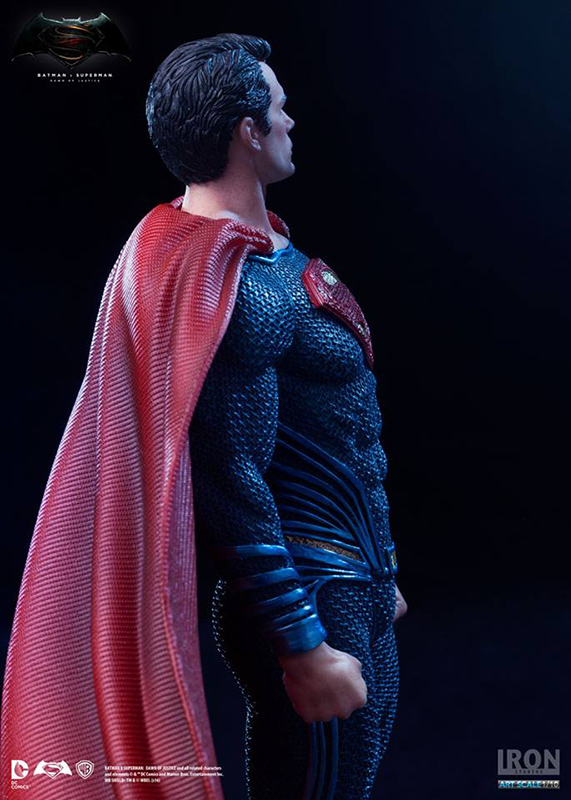 1/10 BATMAN VS SUPERMAN - SUPERMAN STATUE